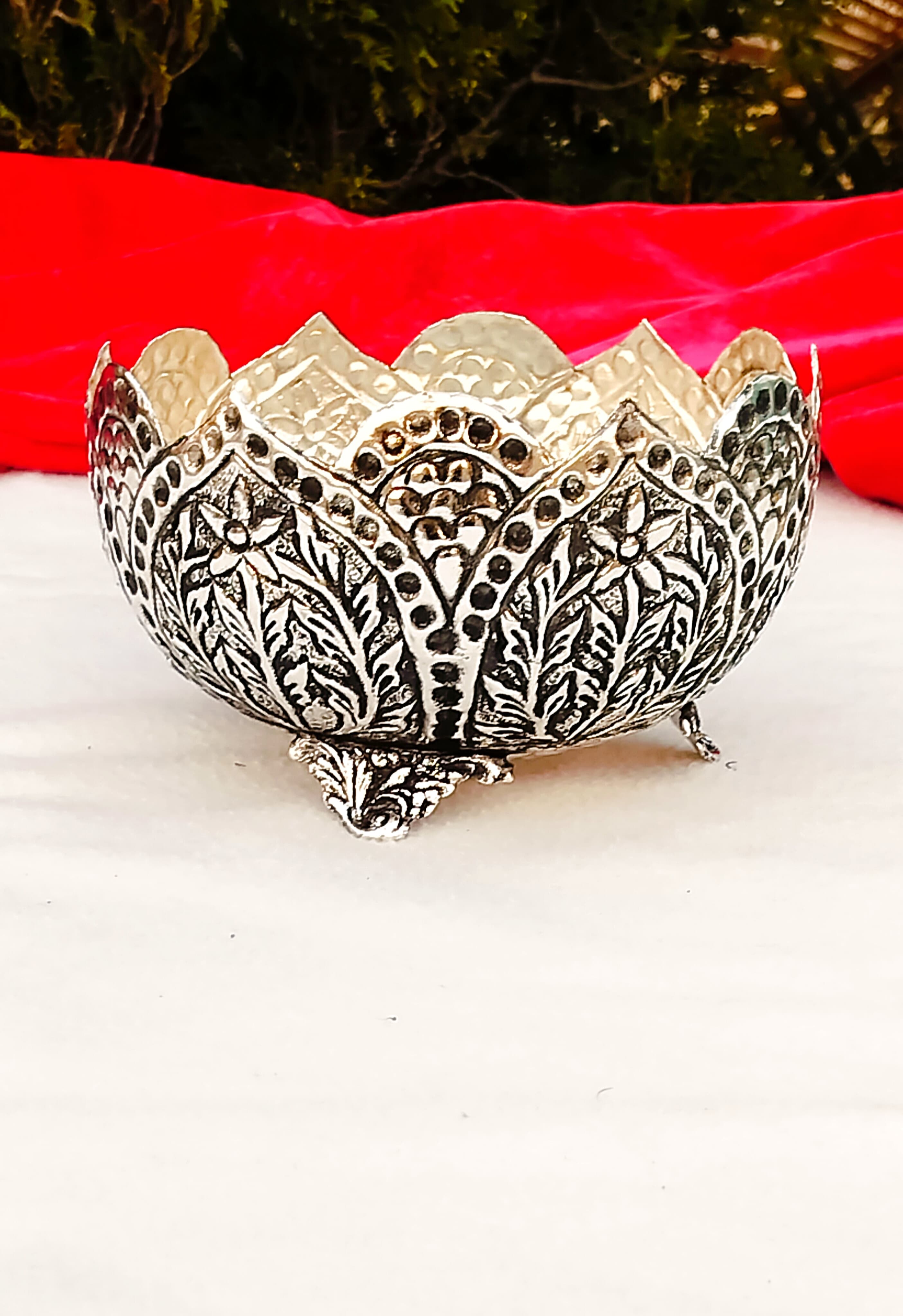 German silver lotus urli with good depth